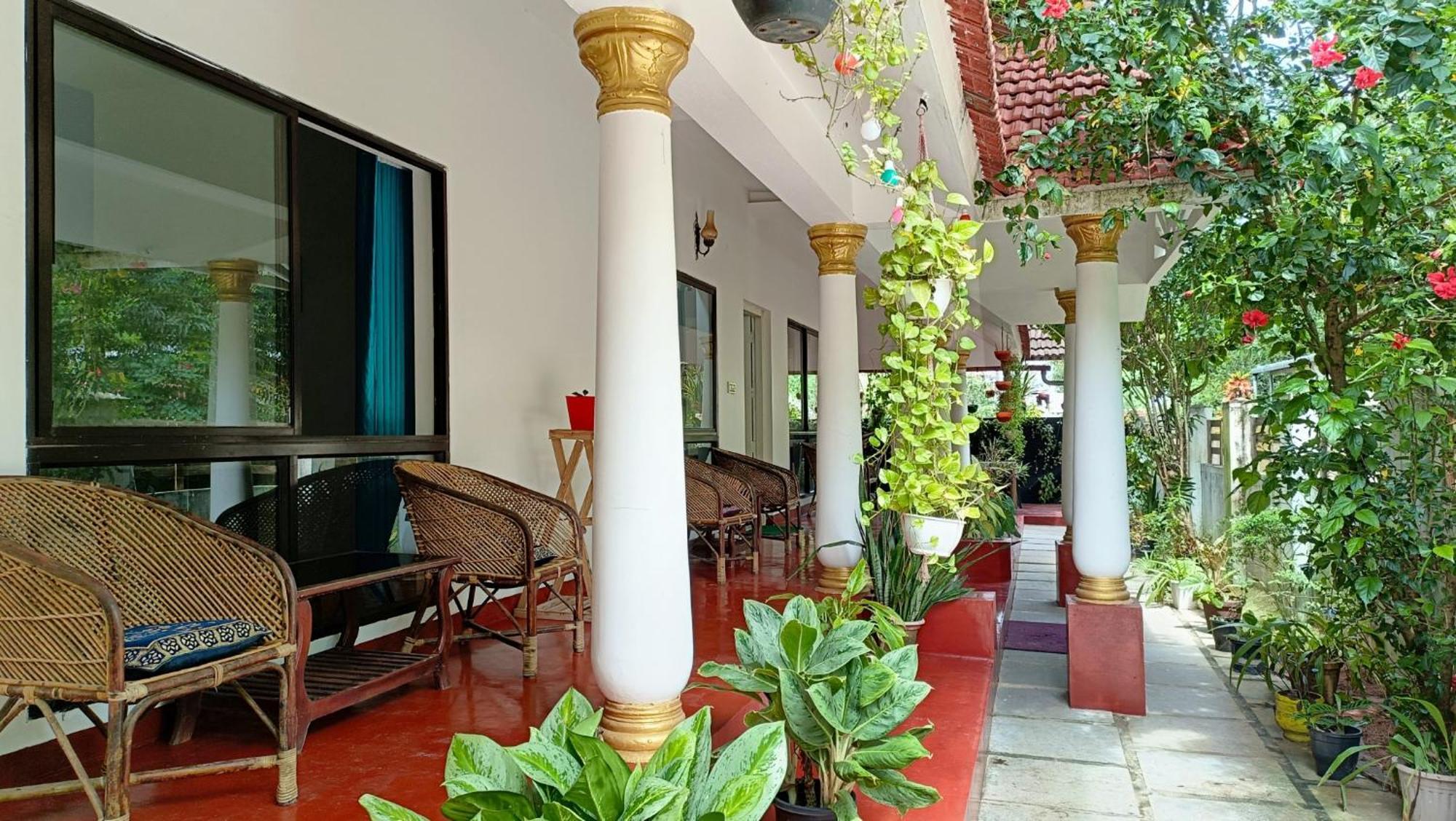 Marari Beach Cleetus Homestay Марарикулам Екстериор снимка