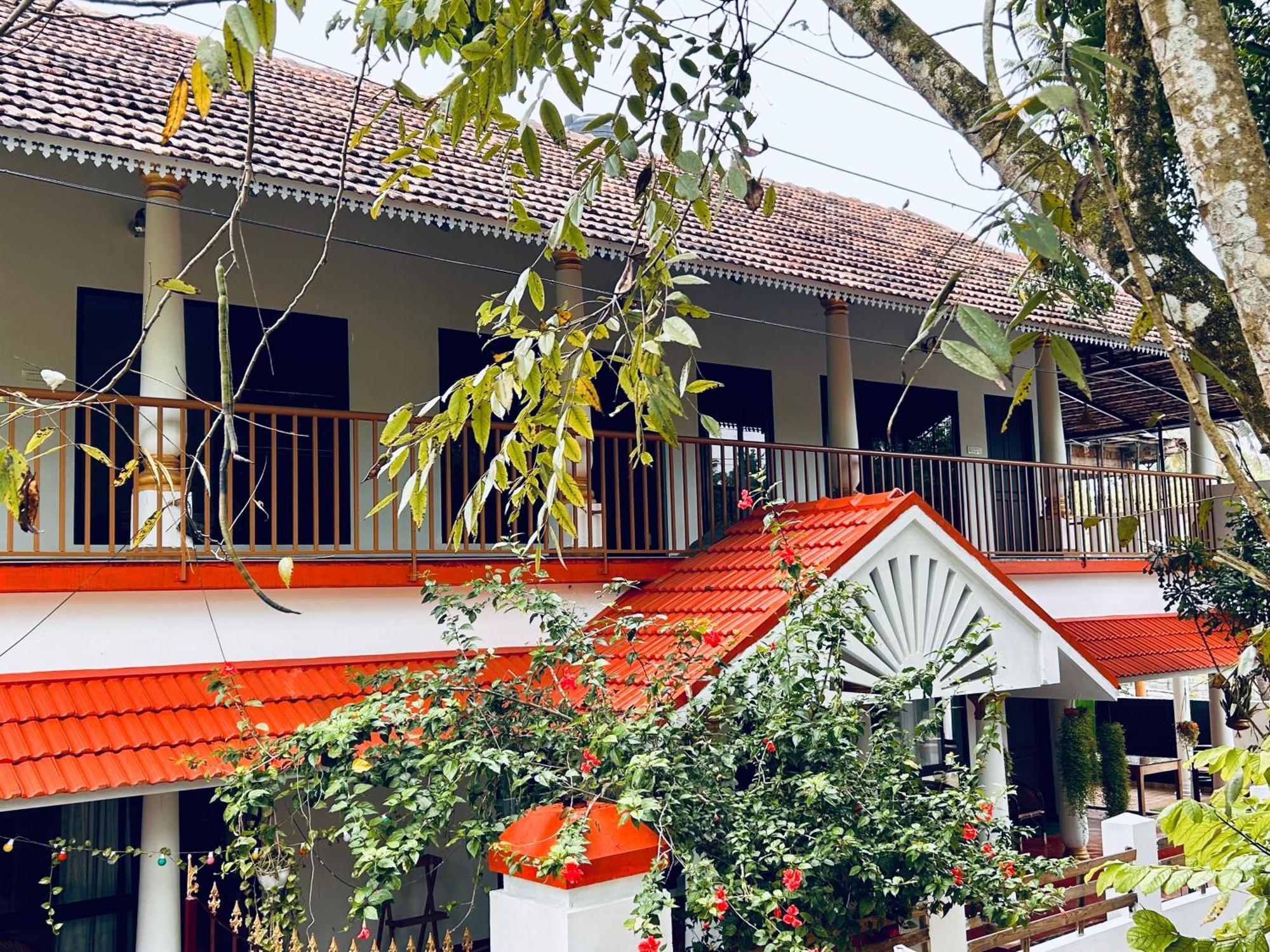 Marari Beach Cleetus Homestay Марарикулам Екстериор снимка