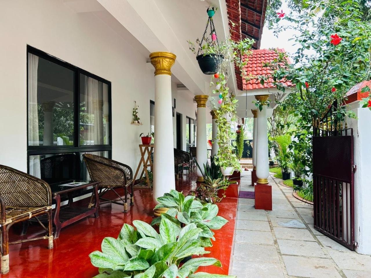 Marari Beach Cleetus Homestay Марарикулам Екстериор снимка