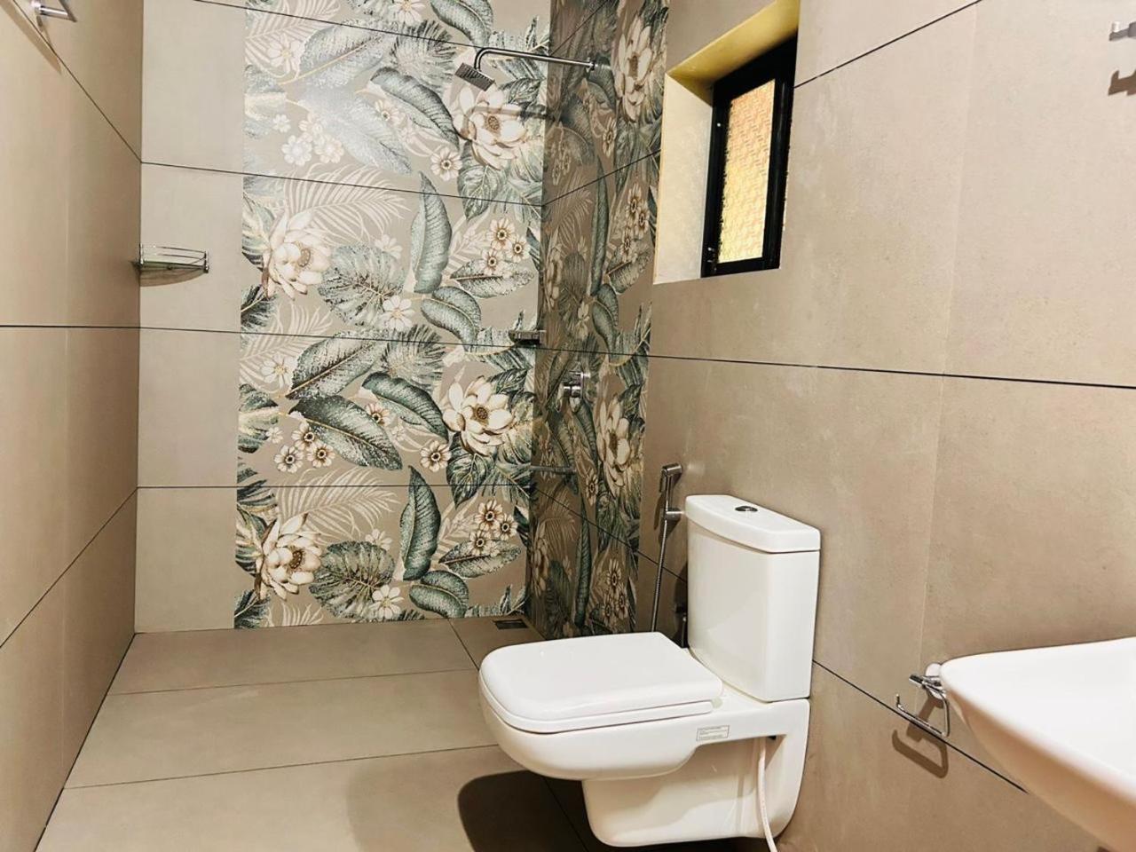 Marari Beach Cleetus Homestay Марарикулам Екстериор снимка